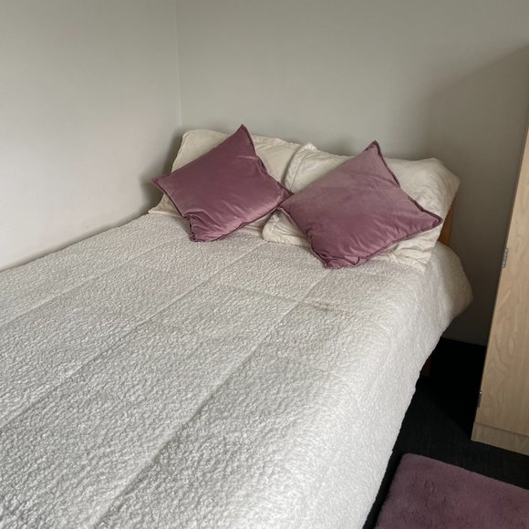 Full Size Ivory/Off-White Sherpa Comforter - Picture 4 of 10